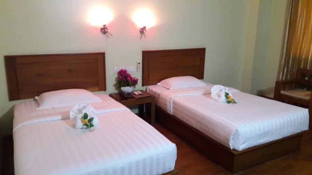 Shwe Phyu Hotel Mandalay Exterior foto
