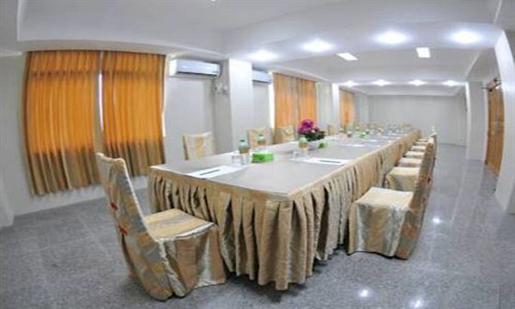 Shwe Phyu Hotel Mandalay Exterior foto